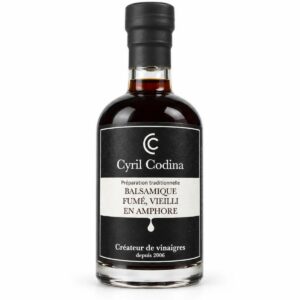 une bouteille de balsamique fumé et vieilli en amphore