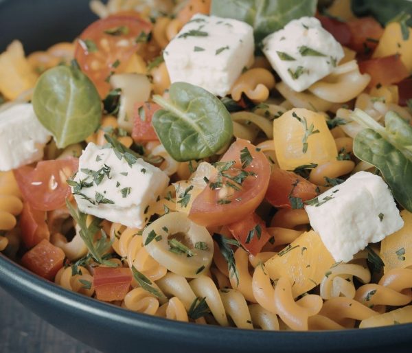 Salade de pâtes, feta et tomates-vinaigres-codina-artisanat-recettes-lagrasse