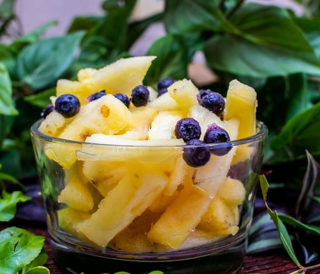 Myrtilles, ananas et fraises-vinaigres-codina-artisanat-recettes-lagrasse-