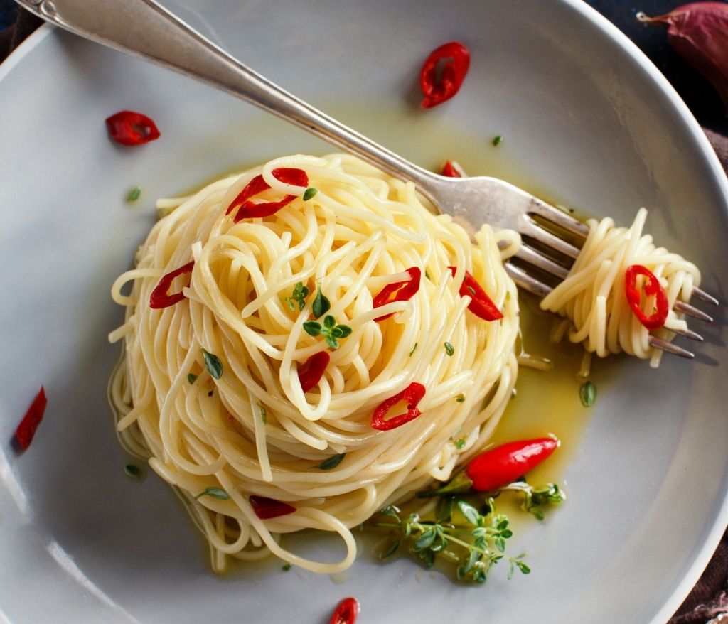 Pâtes à l'ail à l'huile d'olive-vinaigres-codina-artisanat-recettes-lagrasse-