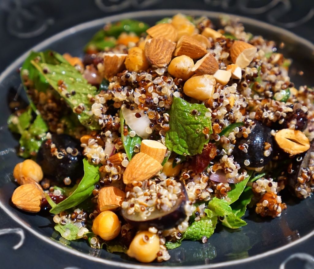 Salade de quinoa et prunes-vinaigres-codina-artisanat-recettes-lagrasse-
