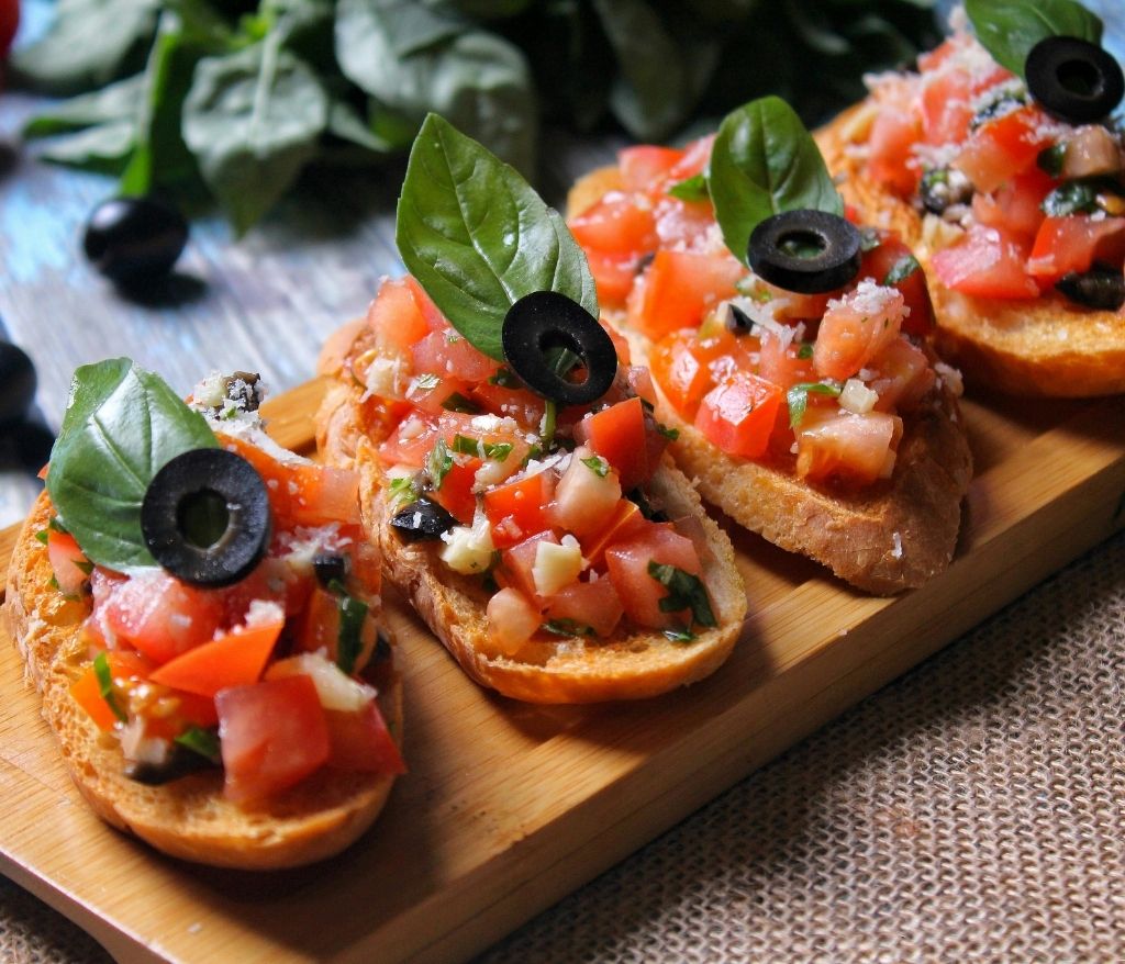 bruschetta-tomates-basilic-séchées-vinaigres-codina-artisanat-recettes-lagrasse-