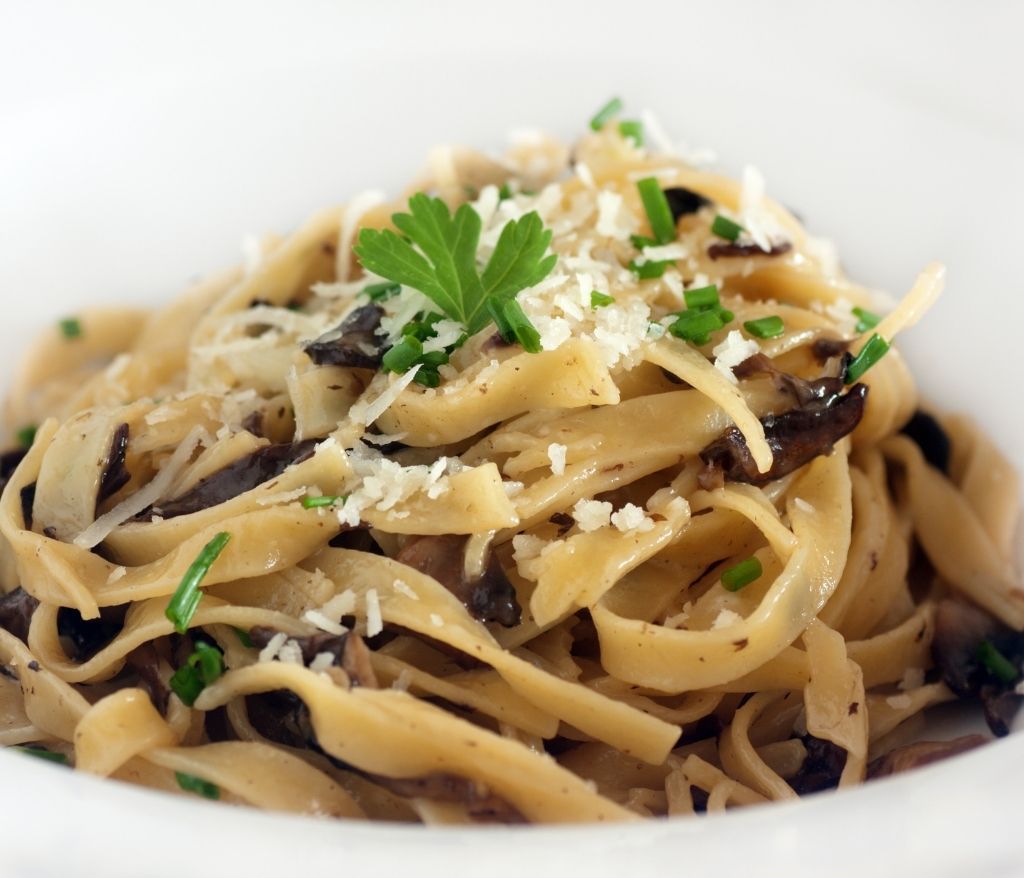 tagliatelles-aux-champignons-vinaigres-codina-artisanat-recettes-lagrasse-
